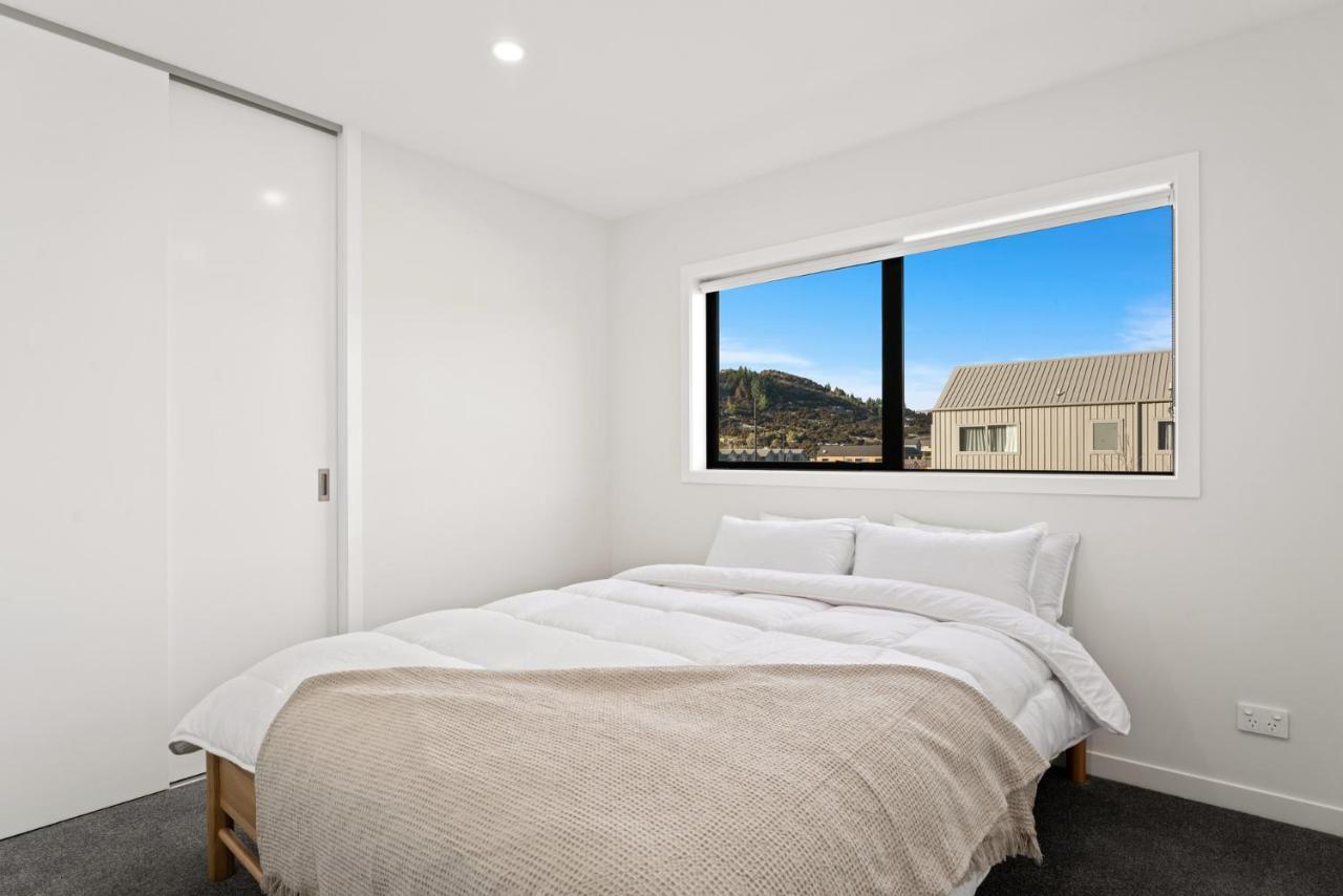 Wanaka Wonder - Wanaka Holiday Home ภายนอก รูปภาพ