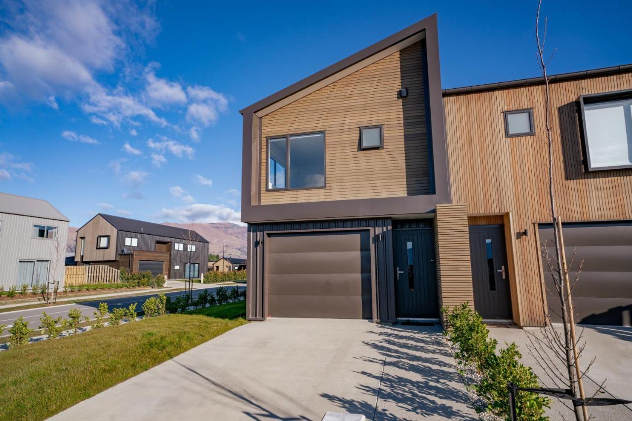 Wanaka Wonder - Wanaka Holiday Home ภายนอก รูปภาพ